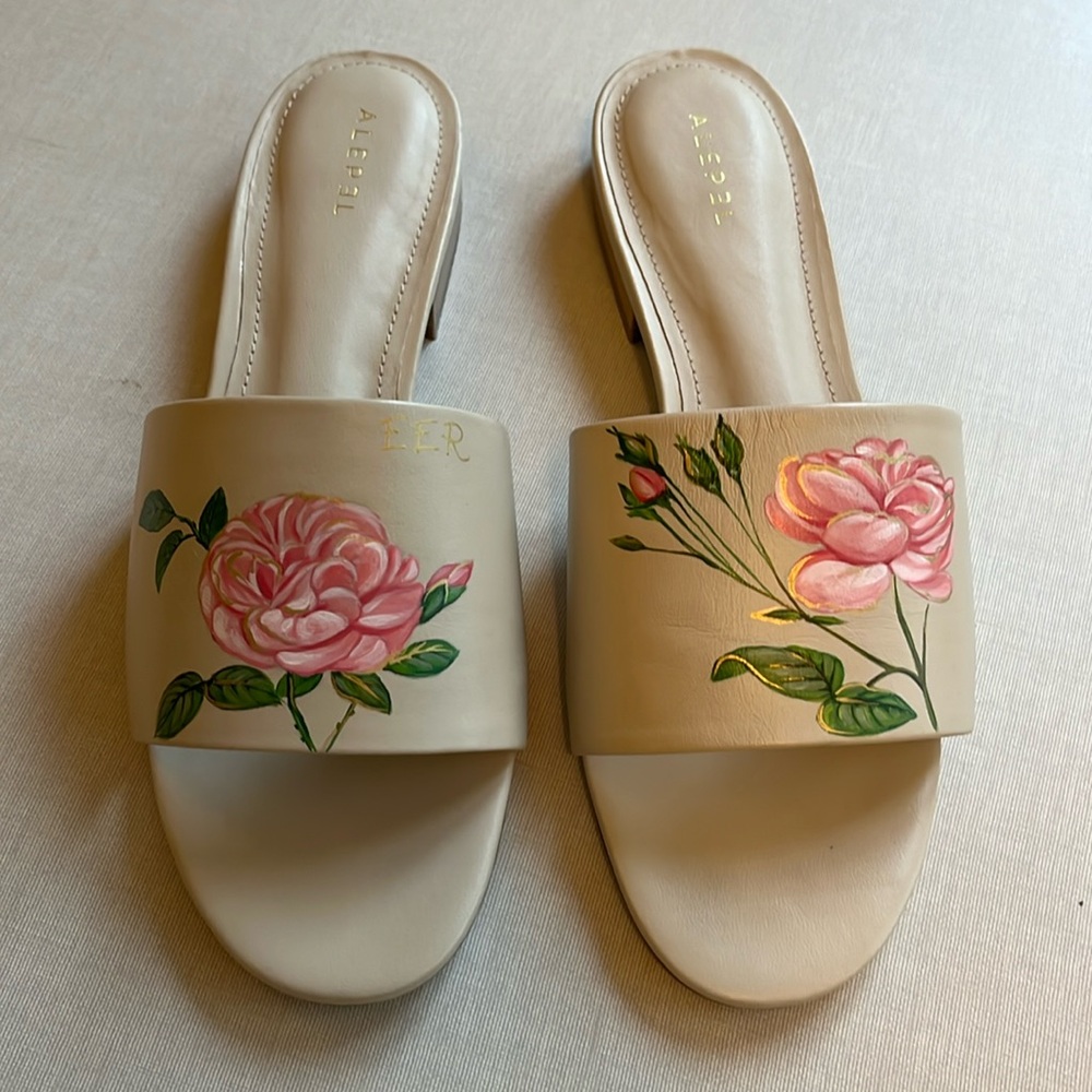 Women’s Alepel flats slides shoes size 8, worn once, like new